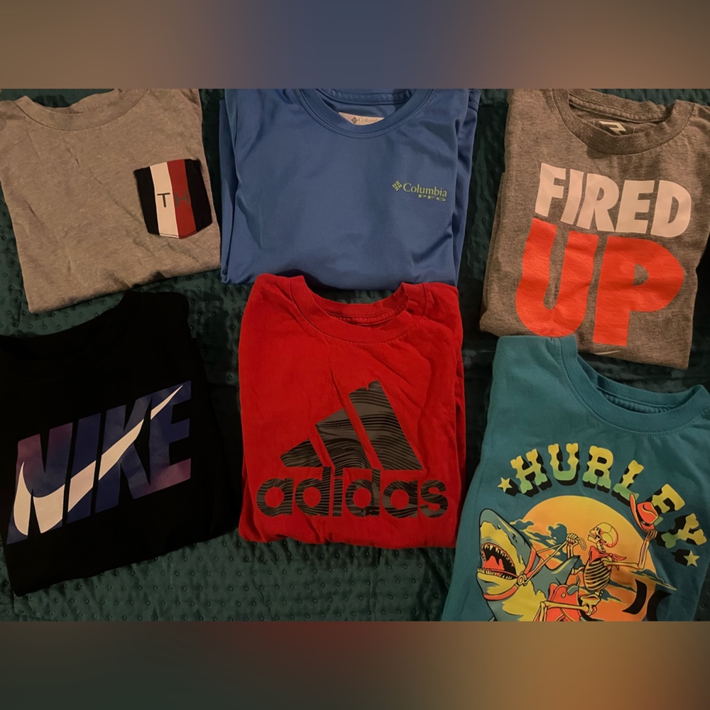EUC/NWT Boys 4T shirt & shorts bundle. Name brands.